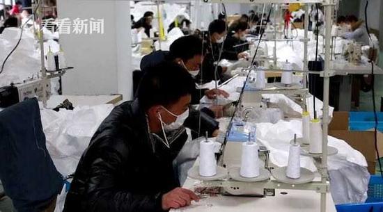 沪警方主动对接防护服生产厂 保障企业安全生产